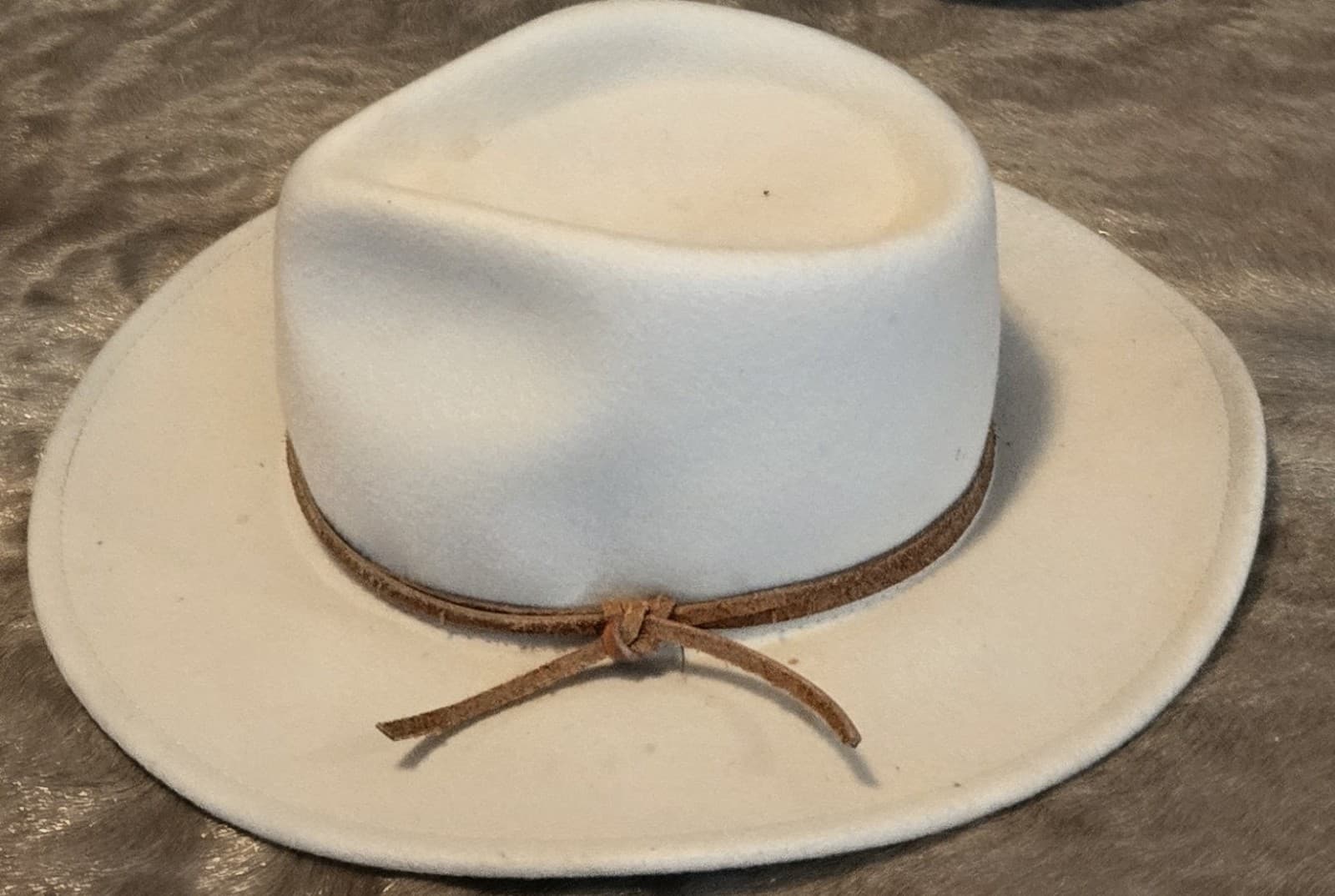 WYETH 100% Wool Western Rancher Fedora Hat Cream Ivory Faux Suede Band O/S - Thumbnail 2