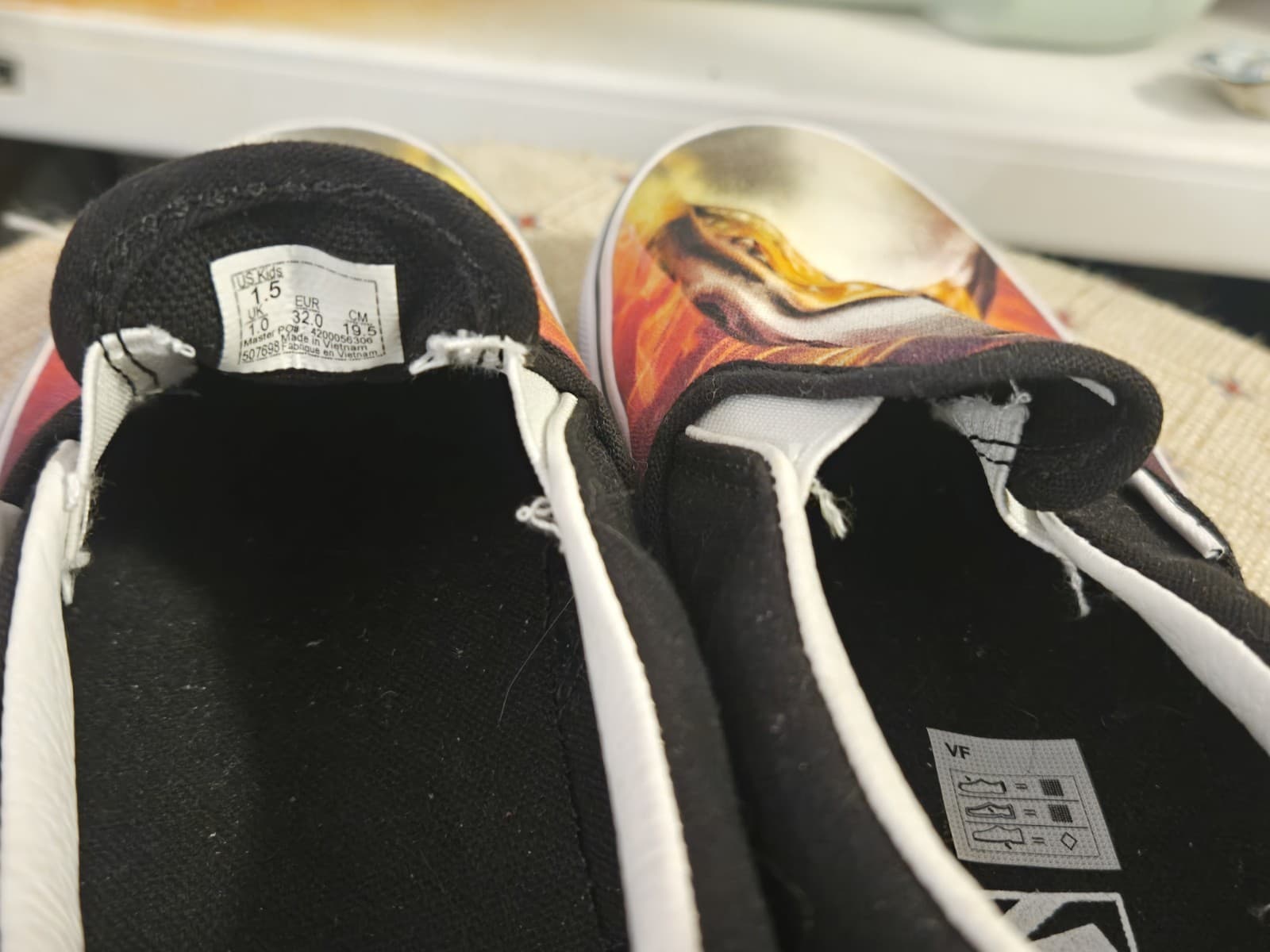 Vans Kids Jaws Shark Sunset Classic Slip On Sneakers 507698 Size 1.5 New - Thumbnail 8