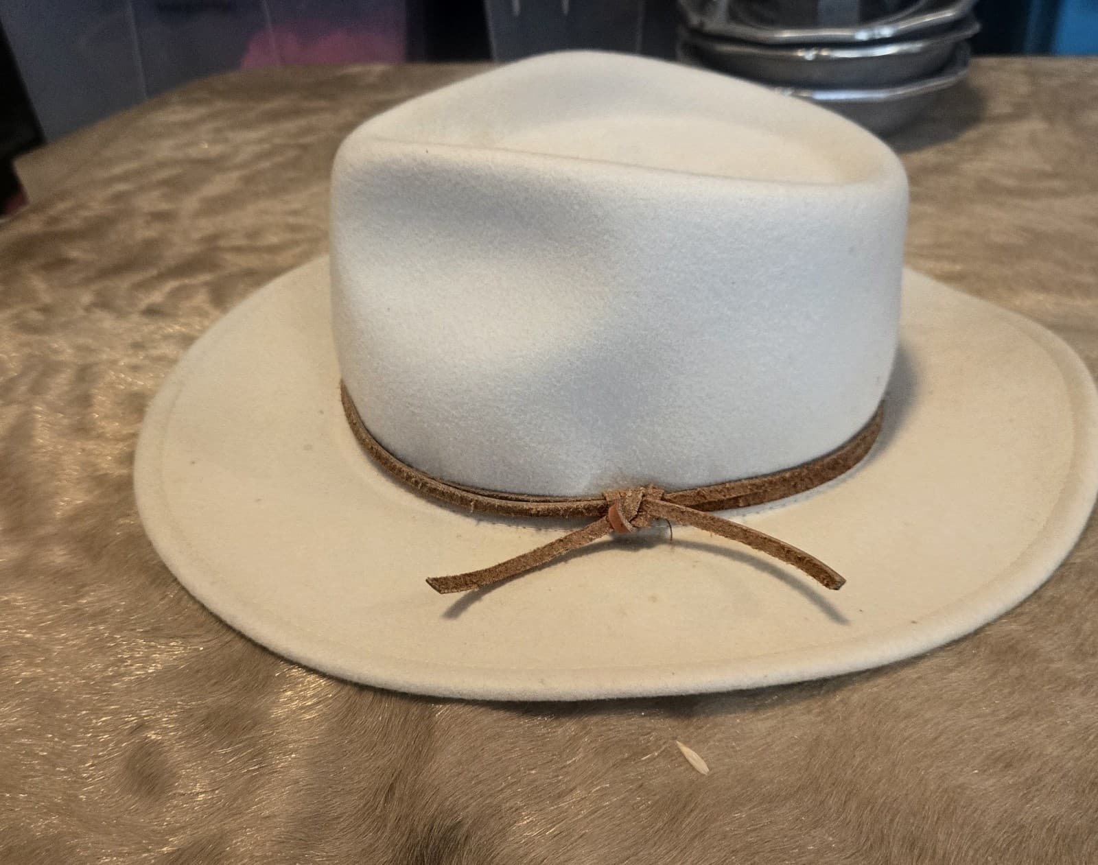 WYETH 100% Wool Western Rancher Fedora Hat Cream Ivory Faux Suede Band O/S