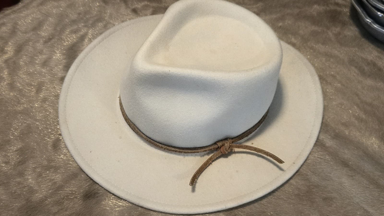 WYETH 100% Wool Western Rancher Fedora Hat Cream Ivory Faux Suede Band O/S - Thumbnail 6