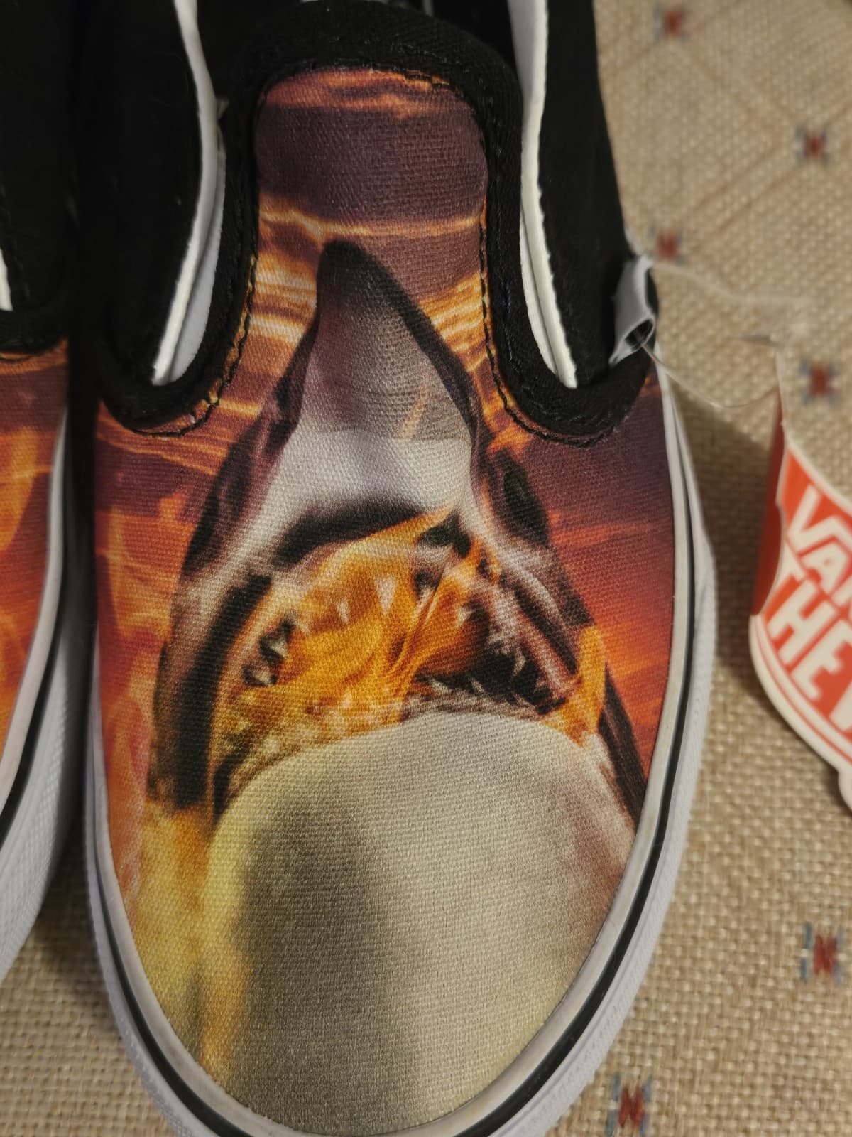 Vans Kids Jaws Shark Sunset Classic Slip On Sneakers 507698 Size 1.5 New - Thumbnail 2