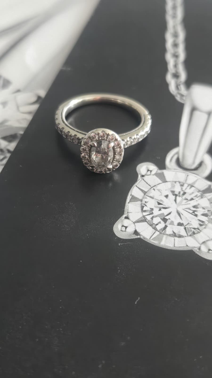 14K White Gold 1 CTW Oval Diamond Halo Engagement Ring Estate - Thumbnail 9