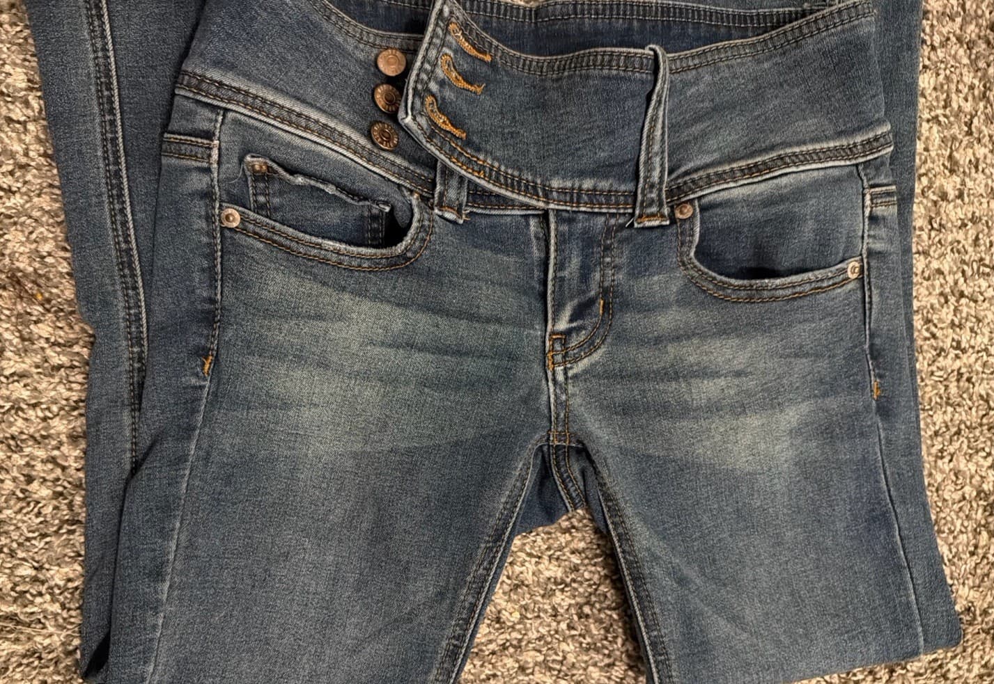 Urban Outfitters BDG Recycled High-Waisted Baggy Jeans 24W 32L NWT - Thumbnail 3