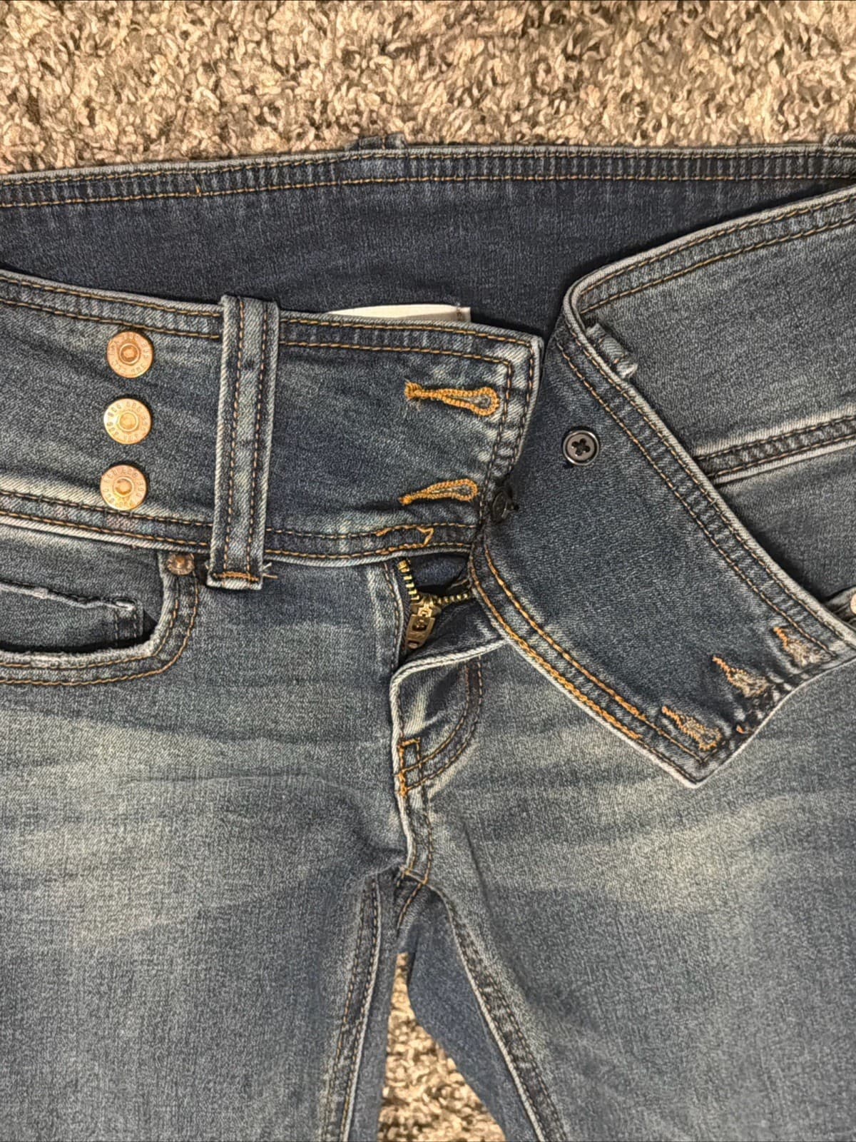 Urban Outfitters BDG Recycled High-Waisted Baggy Jeans 24W 32L NWT - Thumbnail 2