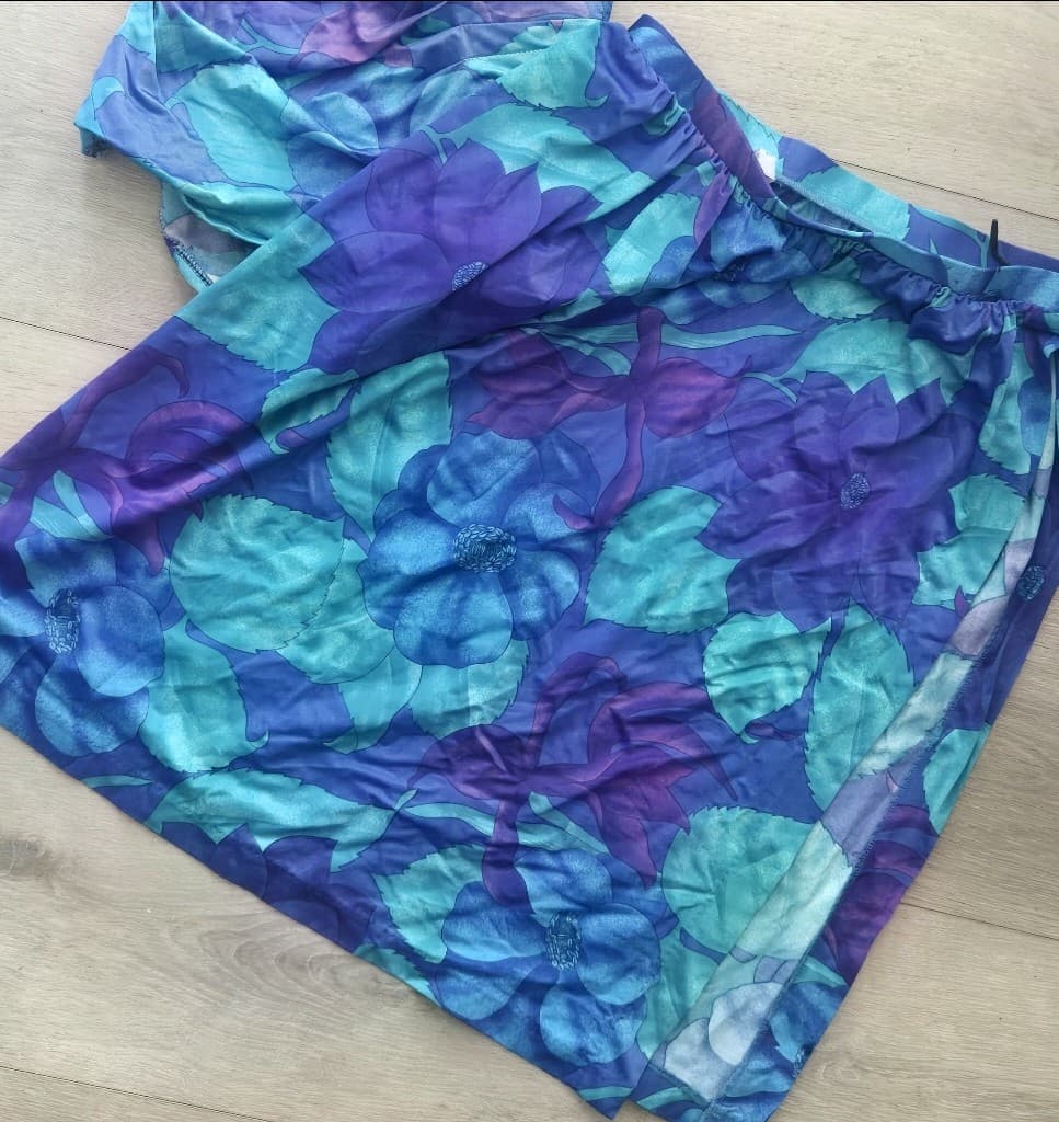 Vintage 1970s Roxanne Floral Swimdress & Matching Sarong Wrap 2-Piece Set - Thumbnail 3
