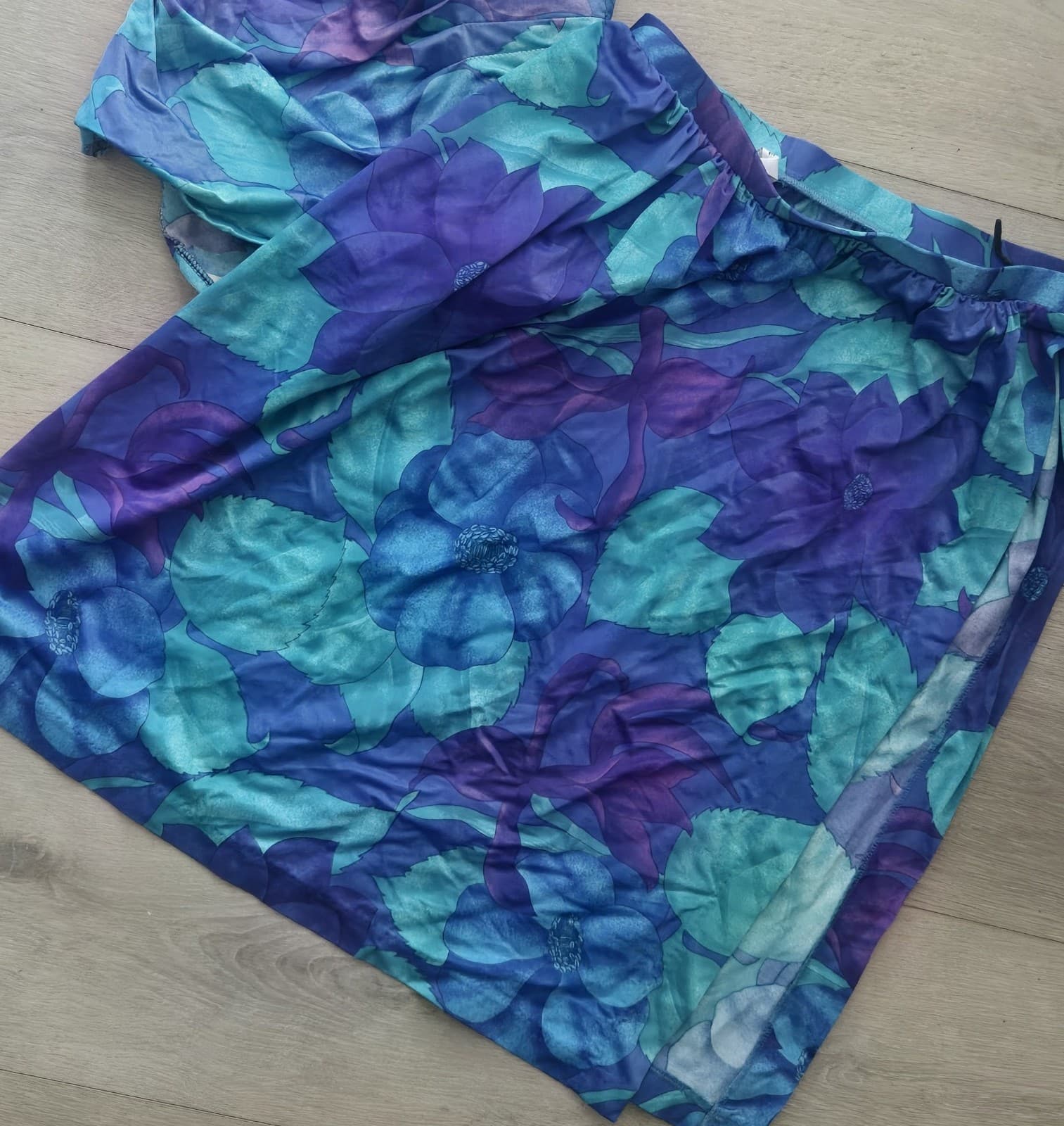 Vintage 1970s Roxanne Floral Swimdress & Matching Sarong Wrap 2-Piece Set - Thumbnail 10