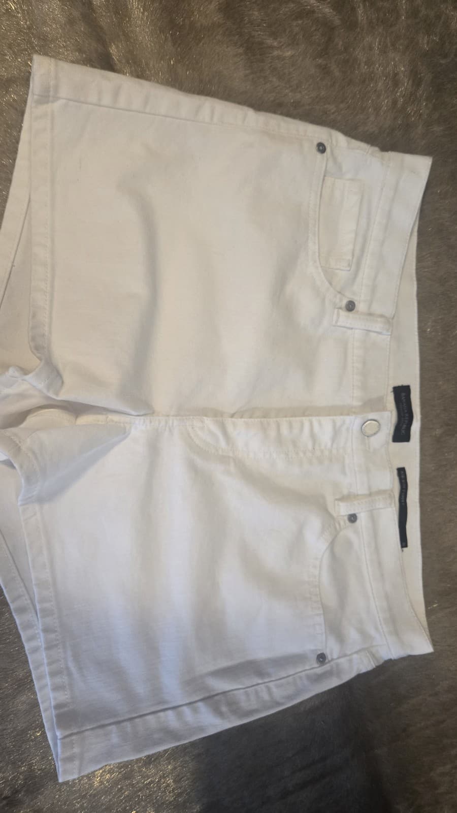 Banana Republic Women’s White Denim Shorts Size 32 Mid Rise 3 Inch NWOT - Thumbnail 4