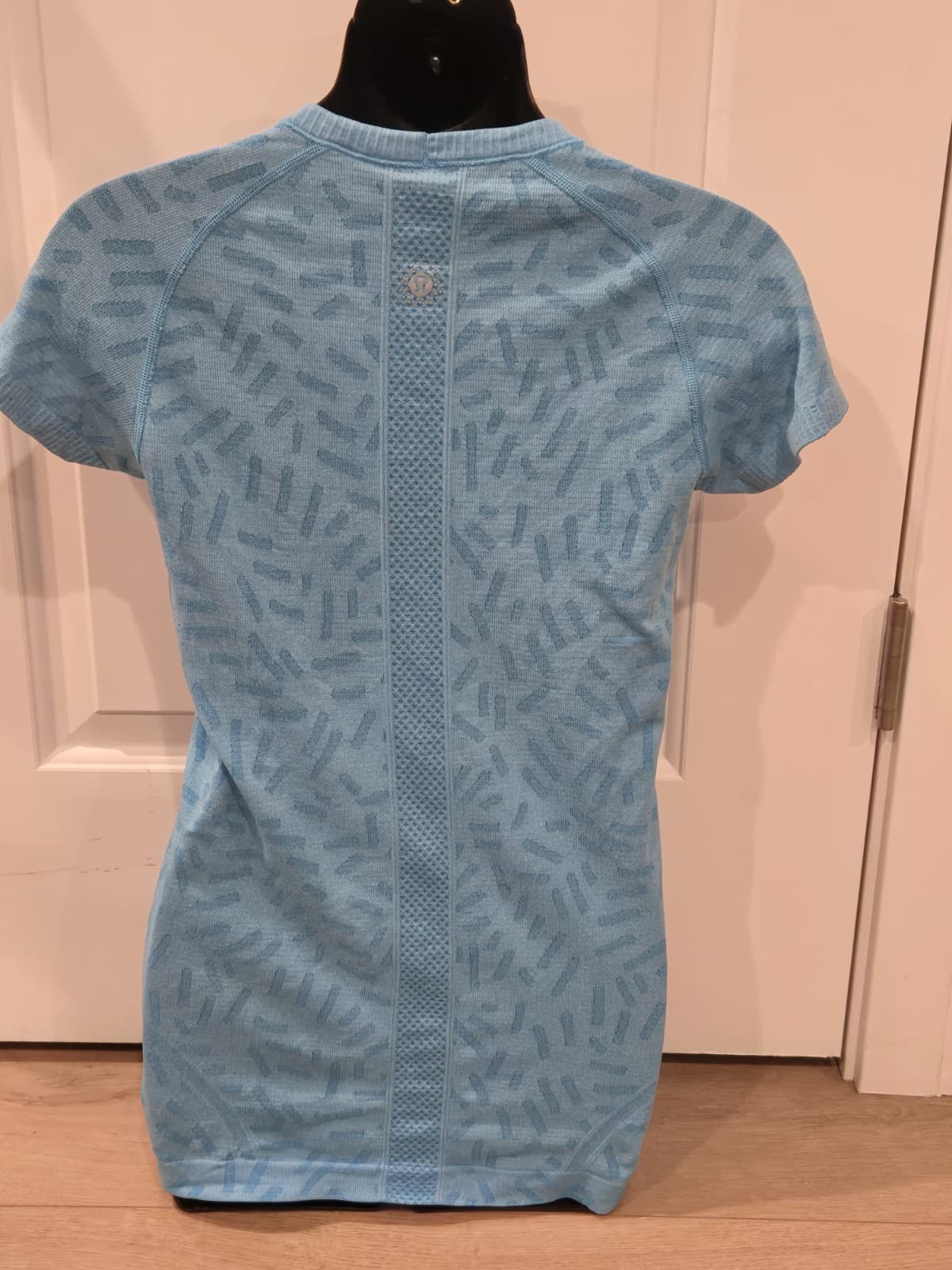 Lululemon Seamless Short Sleeve Top Womens Small Blue Athletic Yoga Shirt - Thumbnail 4
