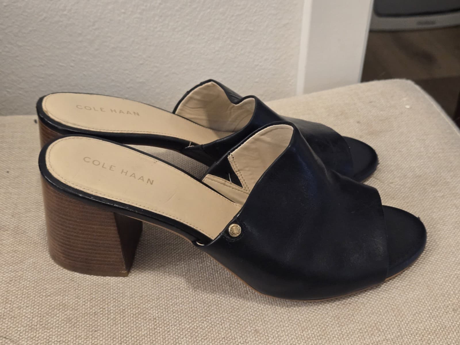 Cole Haan Black Leather Mule Heels Block Heel Slip On Open Toe Womens Size 8.5B - Thumbnail 3