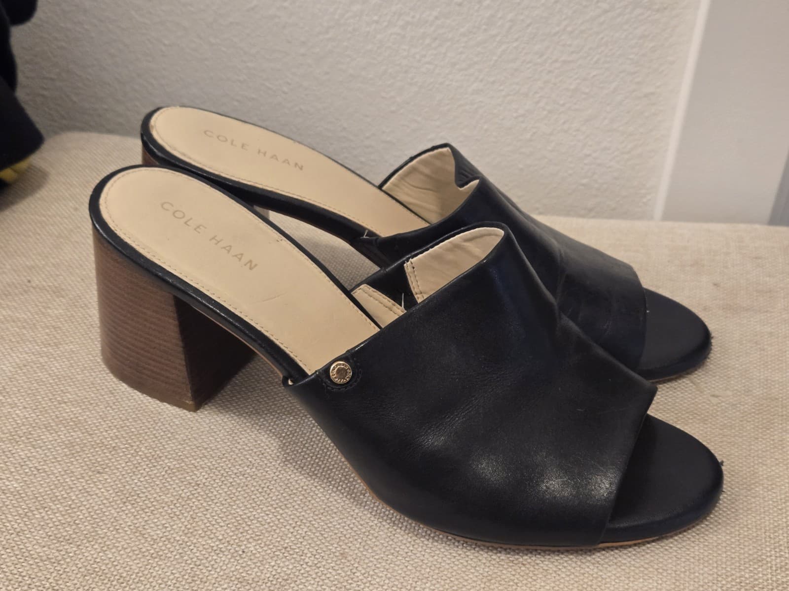 Cole Haan Black Leather Mule Heels Block Heel Slip On Open Toe Womens Size 8.5B - Thumbnail 4