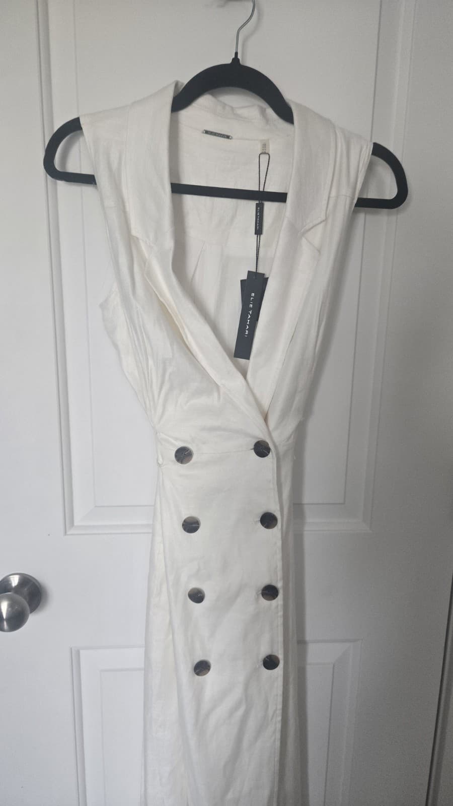 Elie Tahari Off White Sleeveless Blazer Dress Double Breasted NWT Size 6 $395 - Thumbnail 2