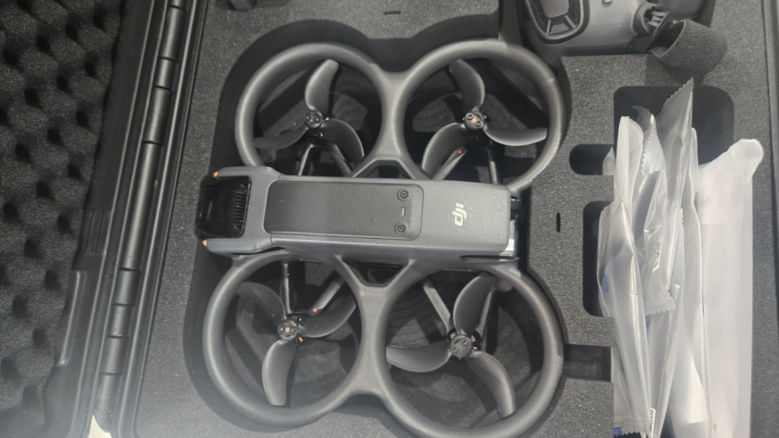 DJI Avata 2 Fly More Combo (3 Batteries) FPV Drone Goggles 3(OLED) Hard Case 4k - Thumbnail 6