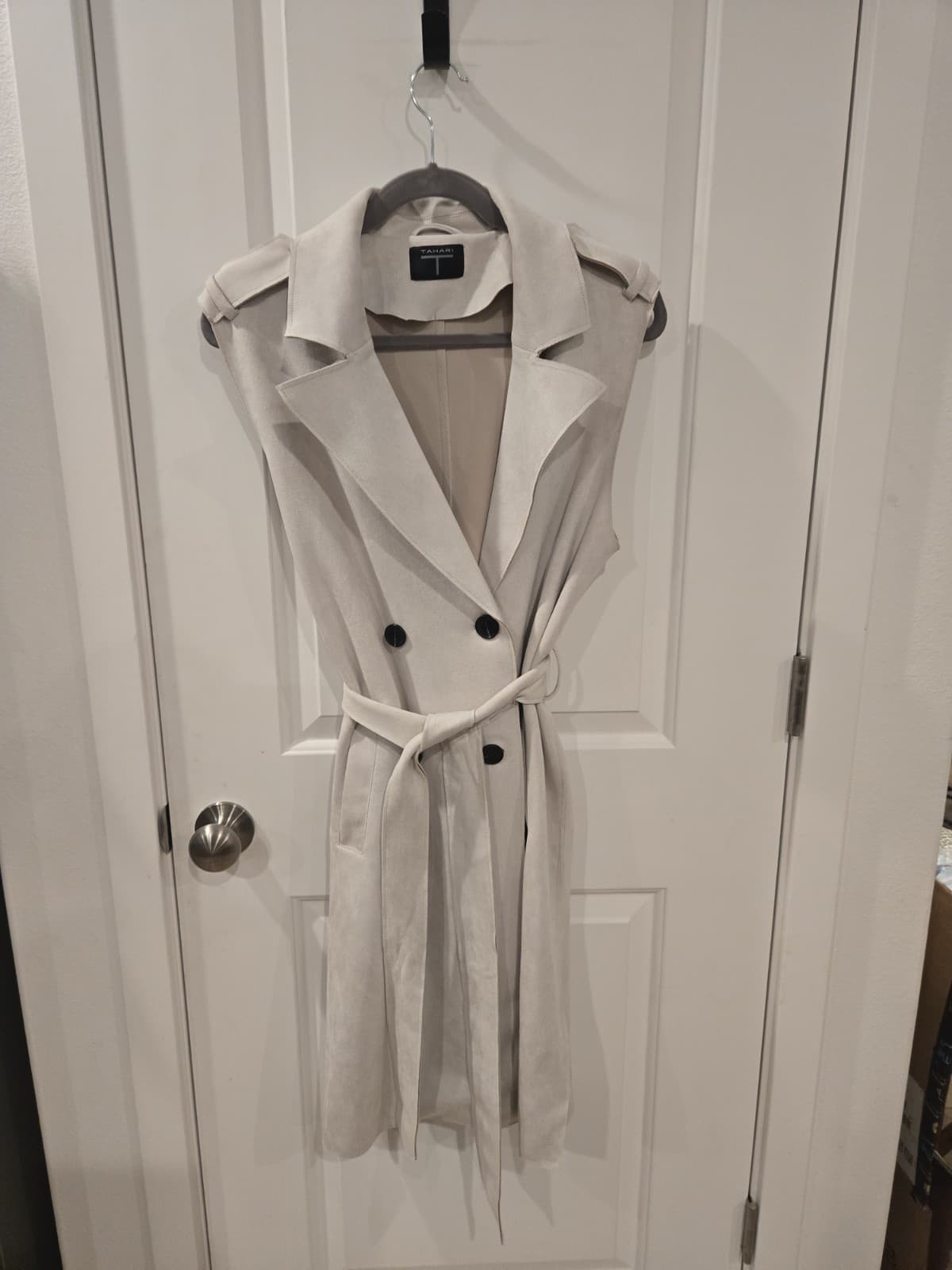 Tahari Sleeveless Trench Coat Dress Womens Small Beige Faux Suede Belted Double - Thumbnail 2