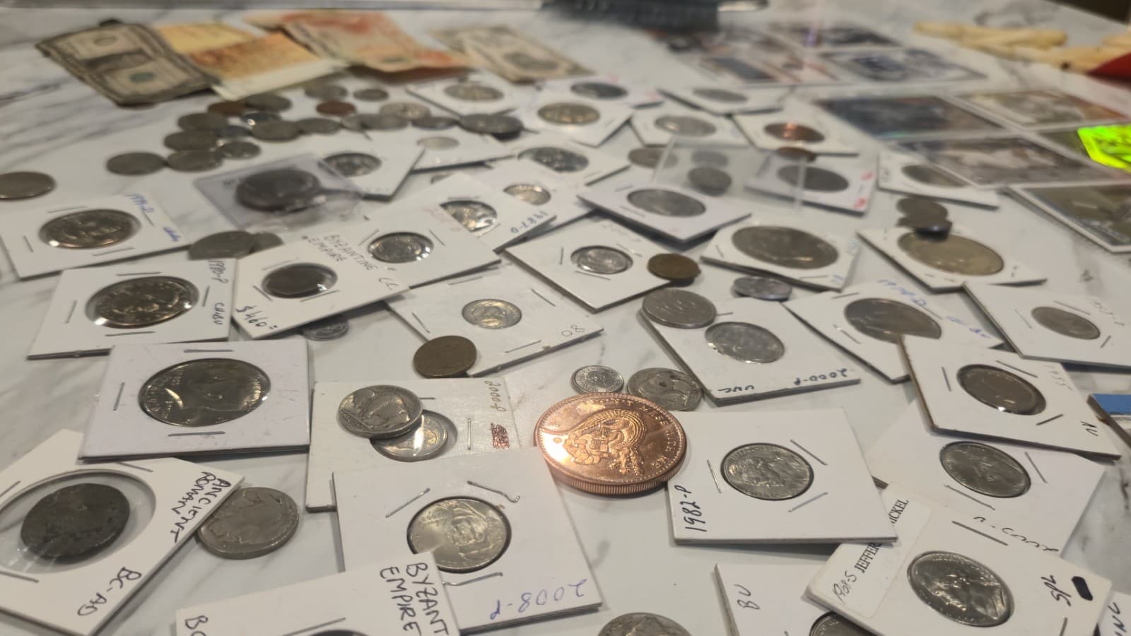 collector coin junk drawer lot - Thumbnail 6