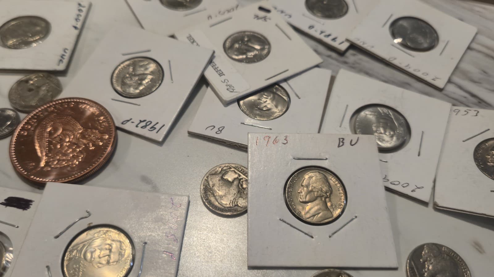collector coin junk drawer lot - Thumbnail 4