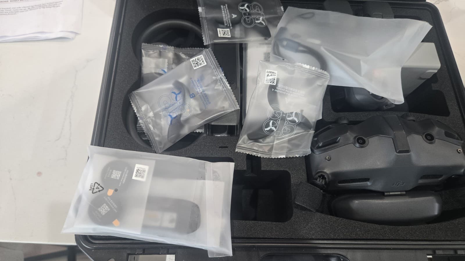 DJI Avata 2 Fly More Combo (3 Batteries) FPV Drone Goggles 3(OLED) Hard Case 4k - Thumbnail 10