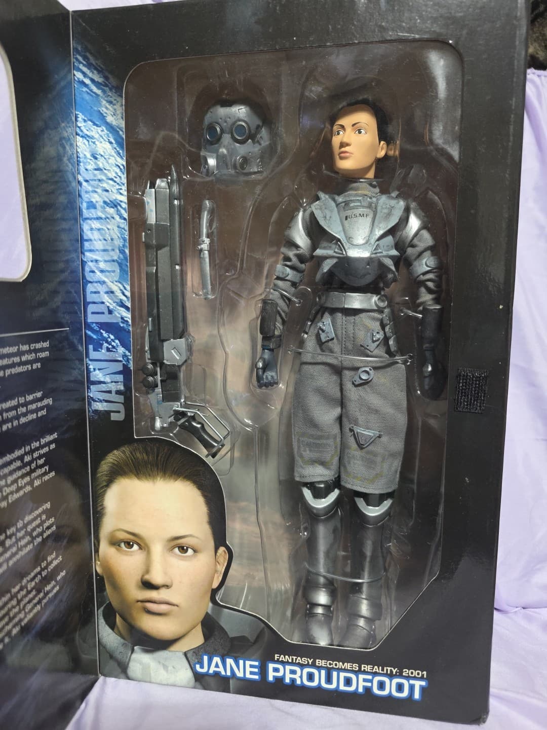 Final Fantasy The Spirits Within Jane Proudfoot 12” Action Figure Used in box - Thumbnail 3