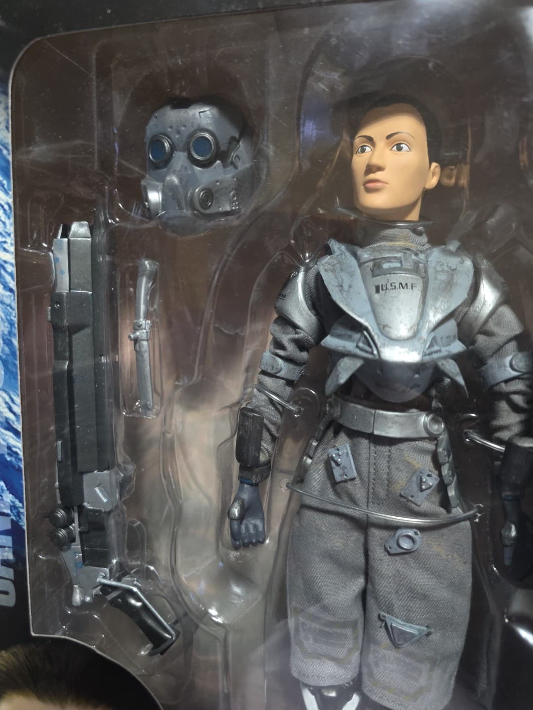 Final Fantasy The Spirits Within Jane Proudfoot 12” Action Figure Used in box - Thumbnail 4