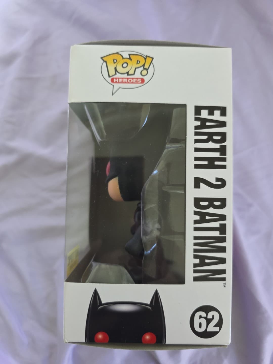 Funko Pop! Vinyl: DC Universe - Earth 2 Batman - Hot Topic (Exclusive) #62 - Thumbnail 2