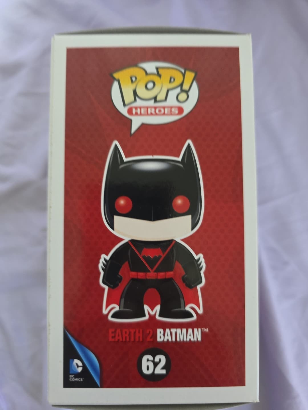 Funko Pop! Vinyl: DC Universe - Earth 2 Batman - Hot Topic (Exclusive) #62 - Thumbnail 4