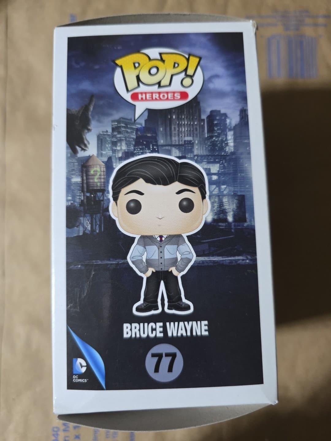 Funko Pop! Vinyl: DC Universe - Bruce Wayne #77 - Thumbnail 4