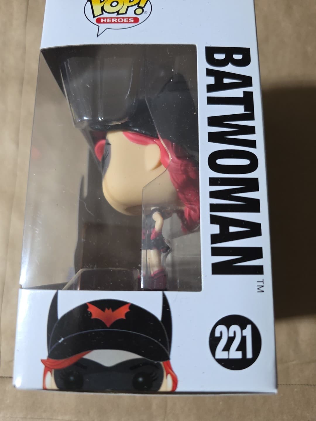 Funko Pop! Vinyl: DC Universe - Batwoman #221 - Thumbnail 2