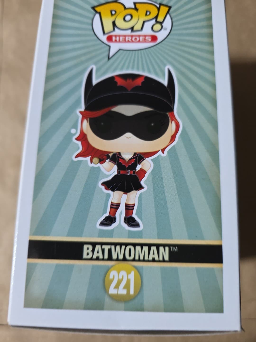 Funko Pop! Vinyl: DC Universe - Batwoman #221 - Thumbnail 4