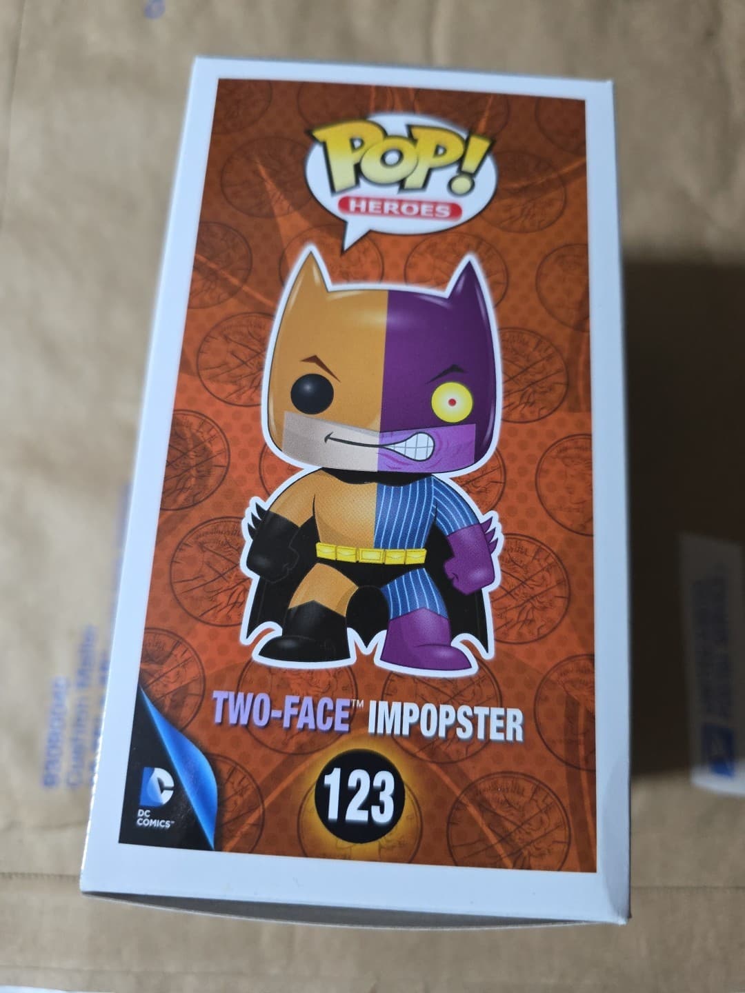 Funko Pop! Vinyl: DC Universe - Batman (as Two-Face) #123 - Thumbnail 4