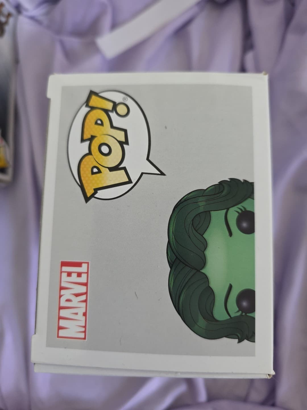 Funko Pop! Vinyl: Marvel - She-Hulk - (Glow) - Hot Topic (Exclusive) #147 - Thumbnail 6