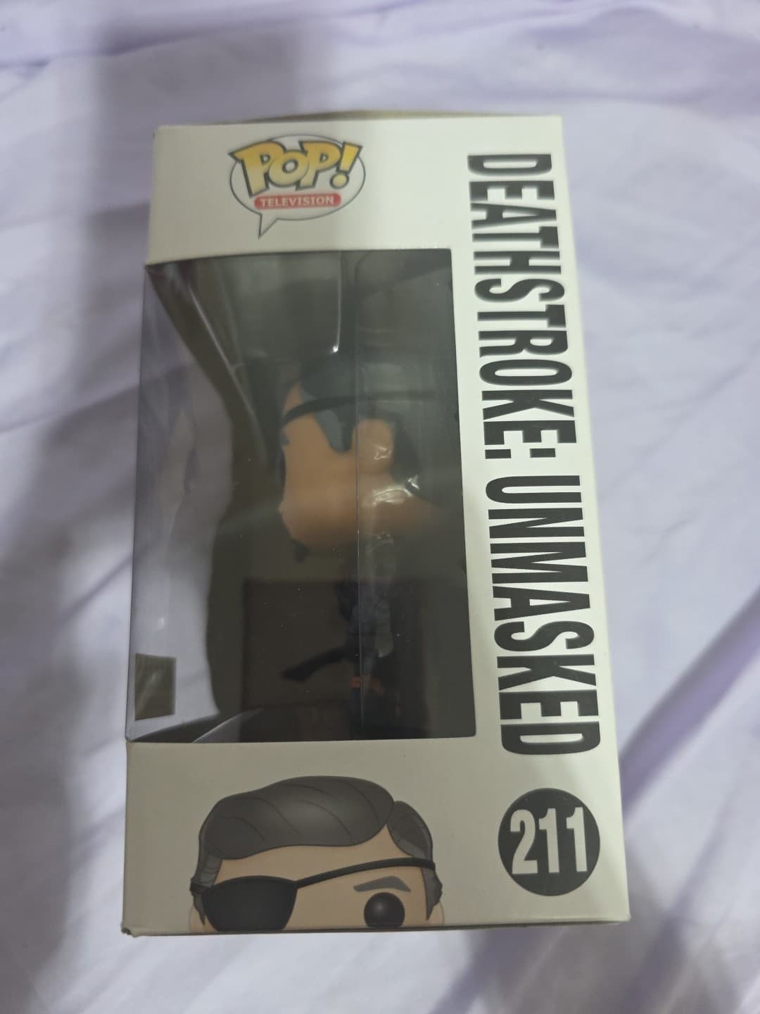 Funko Pop! Vinyl: DC Universe - Deathstroke (Unmasked) - Hot Topic... - Thumbnail 2