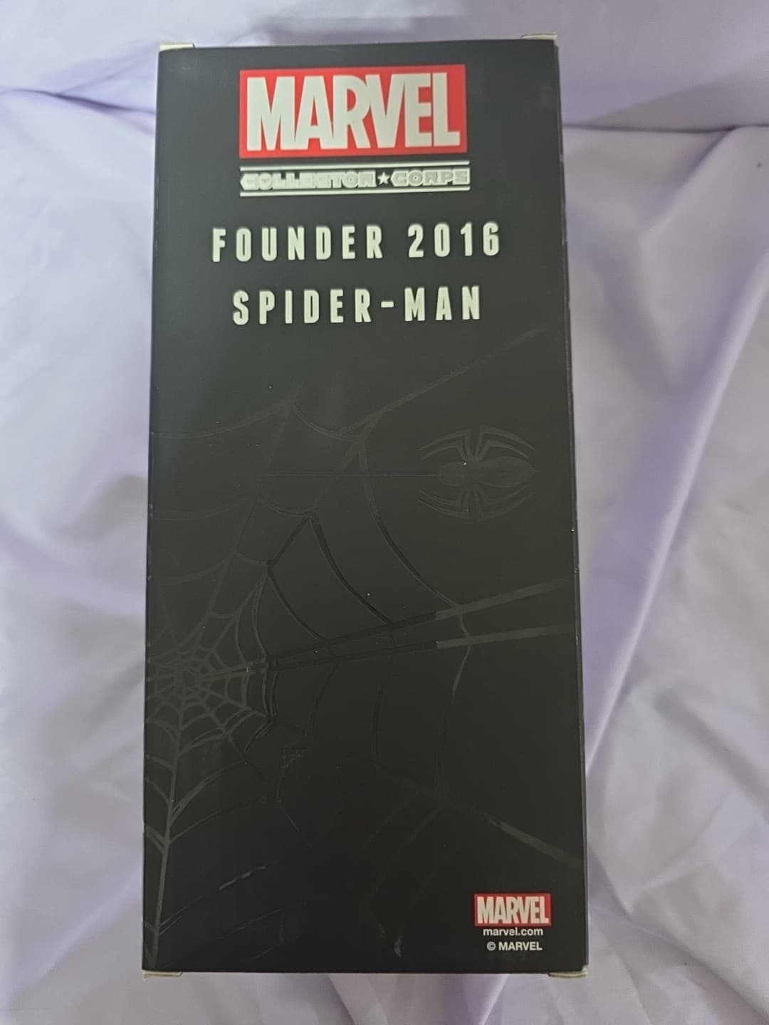 FUNKO MARVEL Collector Corps Spider-Man Founder Trophy 2016 Statue - Thumbnail 3