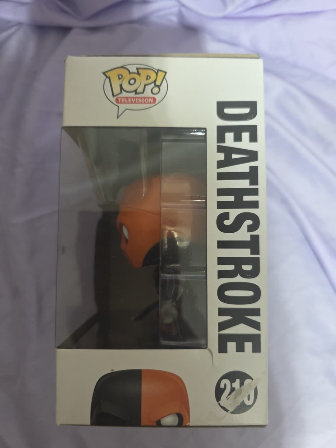 Funko Pop! Vinyl: DC Universe - Deathstroke #210 - Thumbnail 4