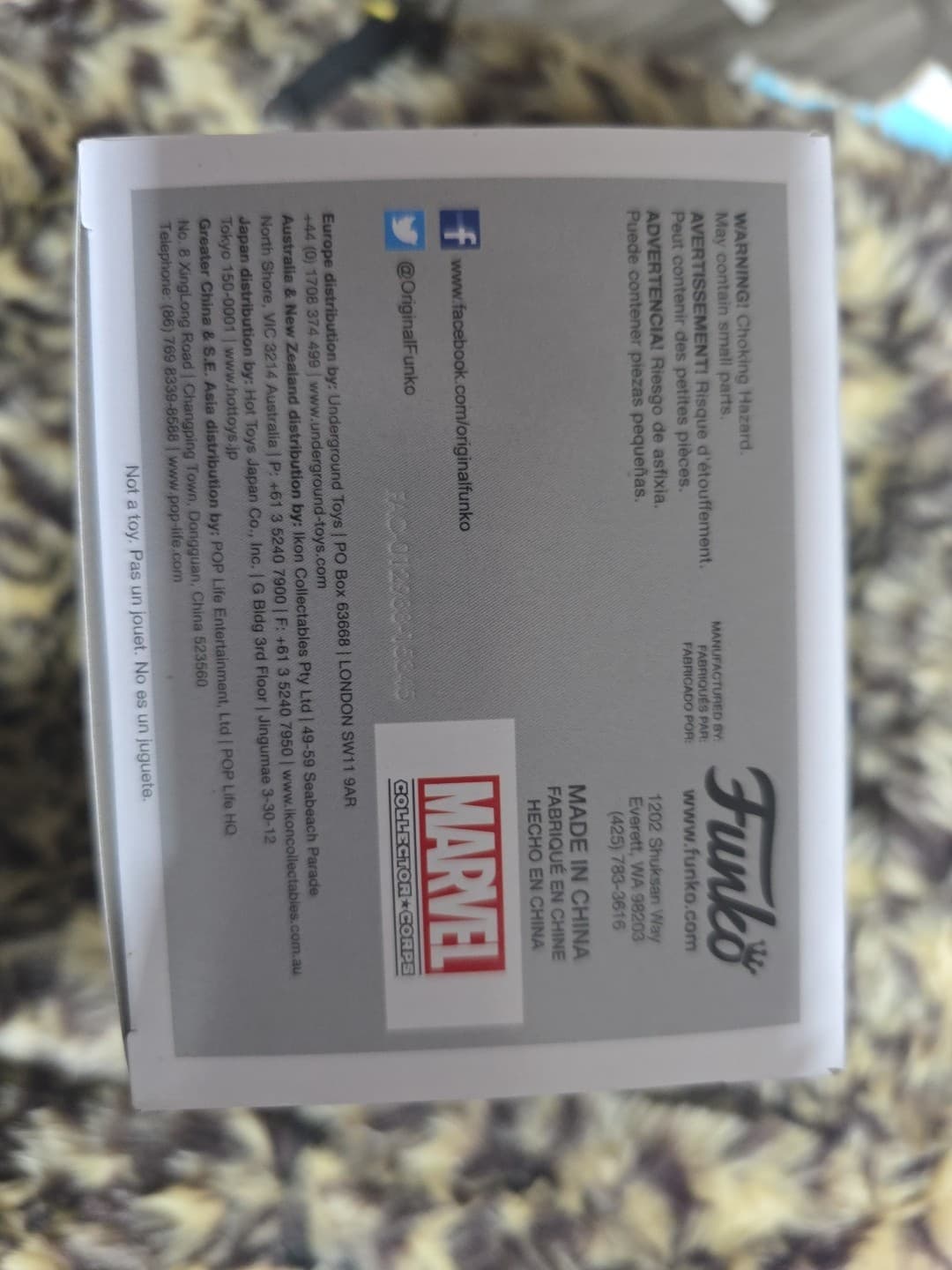 Funko Pop! #123 Leaping Deadpool Marvel Collector Corps Exclusive - Thumbnail 6