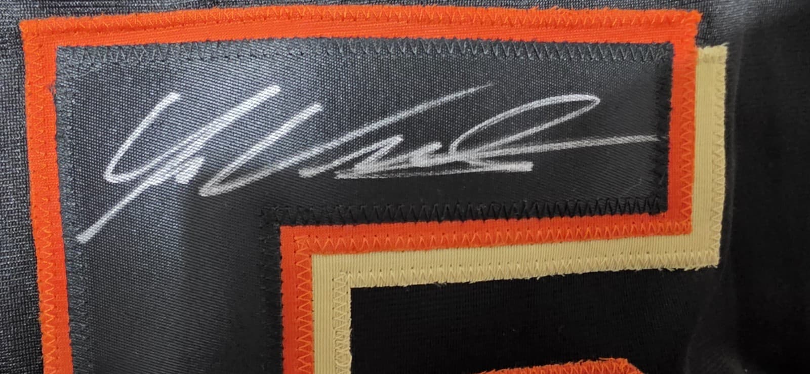 San Fransisco Giants- Juan Uribe Signed Baseball Jersey With COA - Thumbnail 4