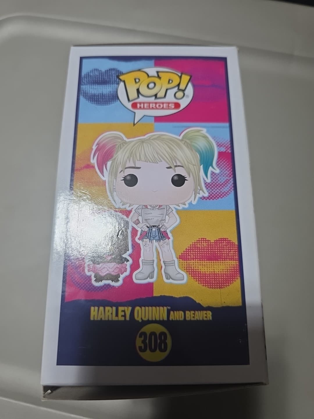 Funko Pop! Vinyl: DC Universe - Harley Quinn and Beaver #308 - Thumbnail 4