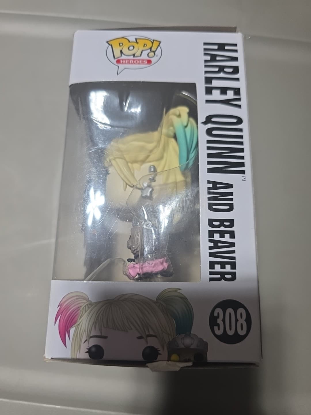 Funko Pop! Vinyl: DC Universe - Harley Quinn and Beaver #308 - Thumbnail 2