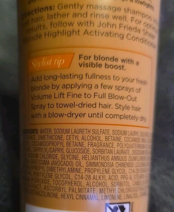John Frieda Highlight Activating For Blondes Brightening Shampoo 8.45 oz - Thumbnail 3