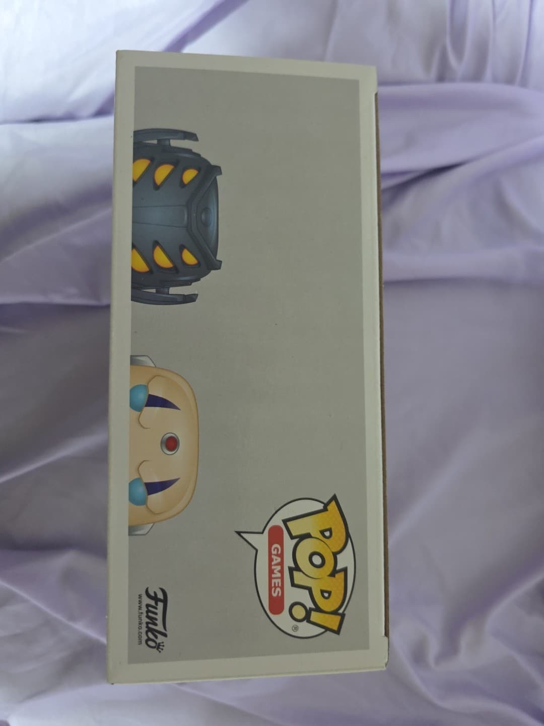 Funko Pop! Vinyl: Marvel - MvC- 2 Pack- Rocket(BUPU)/Megaman(BKGD) - GameStop... - Thumbnail 2
