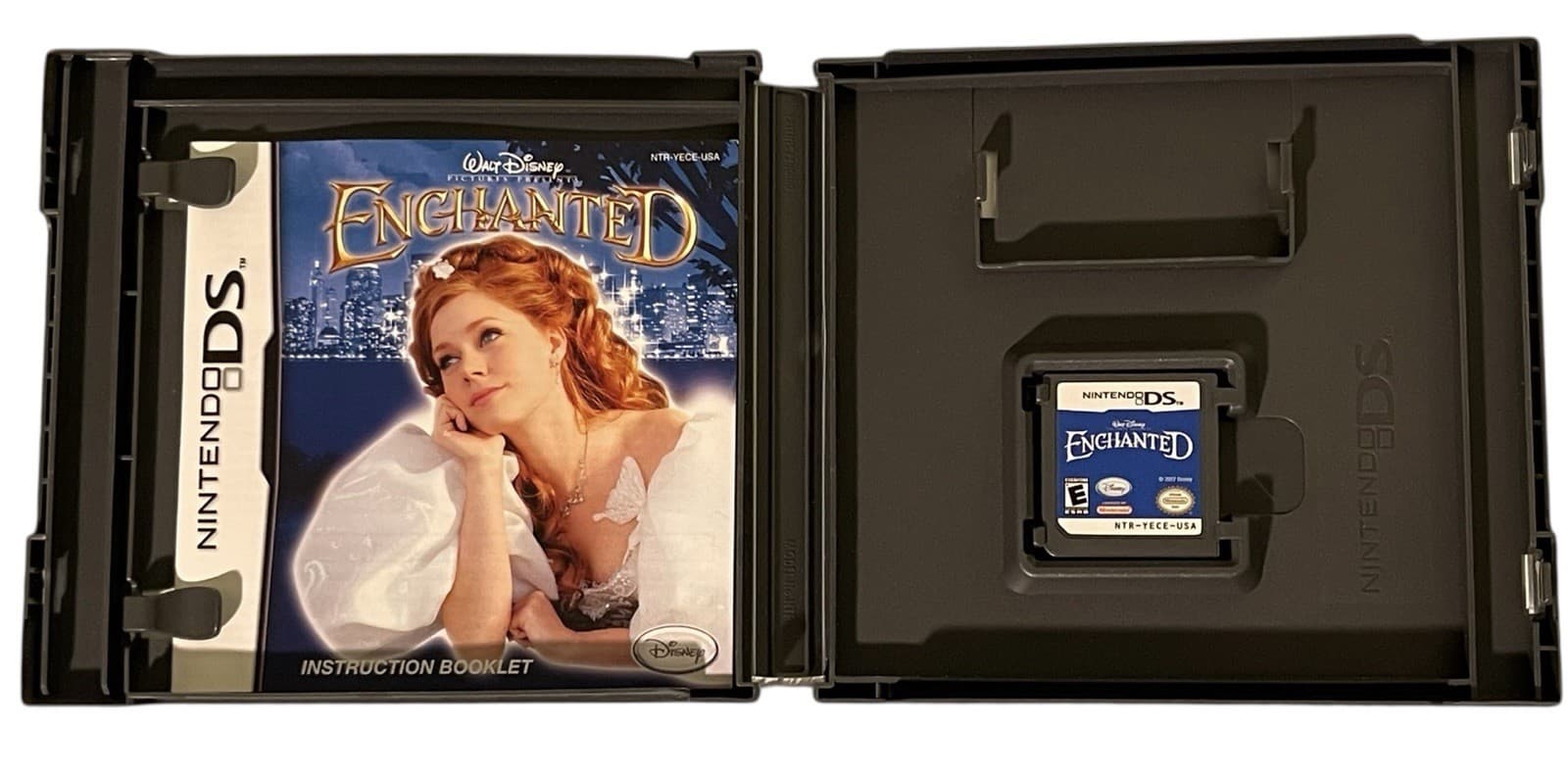 Walt Disney Enchanted for Nintendo DS - CIB Complete W/manual - Thumbnail 2