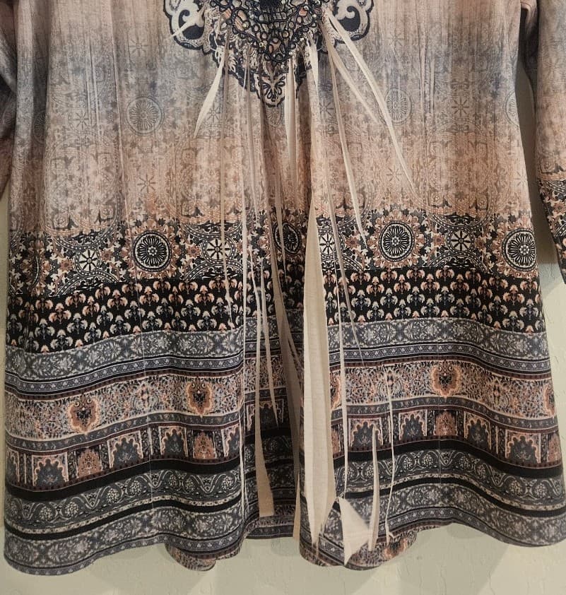 Size Medium Women's Top - Thumbnail 5