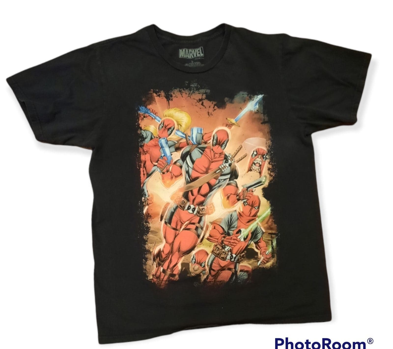 Size Large Marvel Deadpool T-shirt - Thumbnail 4