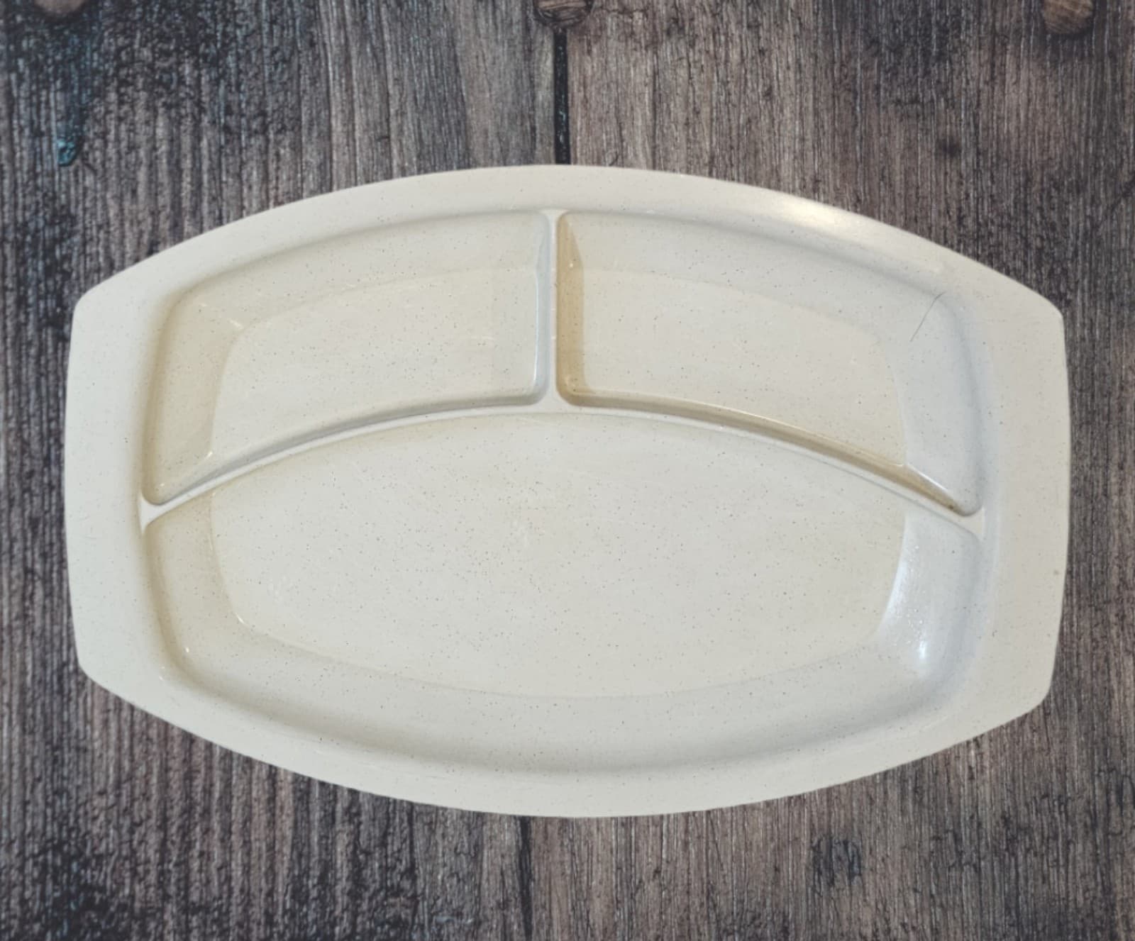Nordic Ware Heat n Eat Divided Tray with Lid - Thumbnail 3