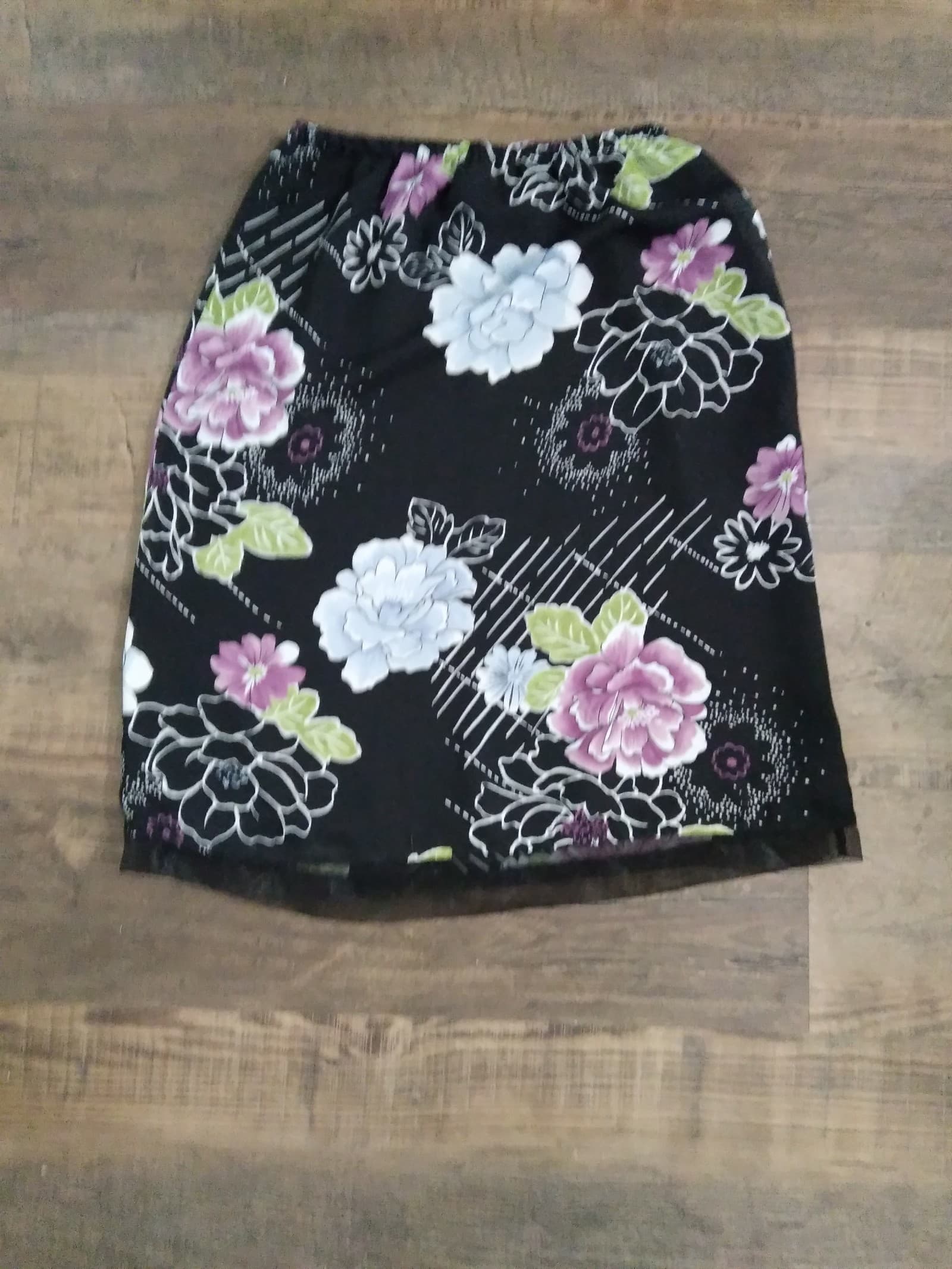 Size Small Skirt - Thumbnail 2