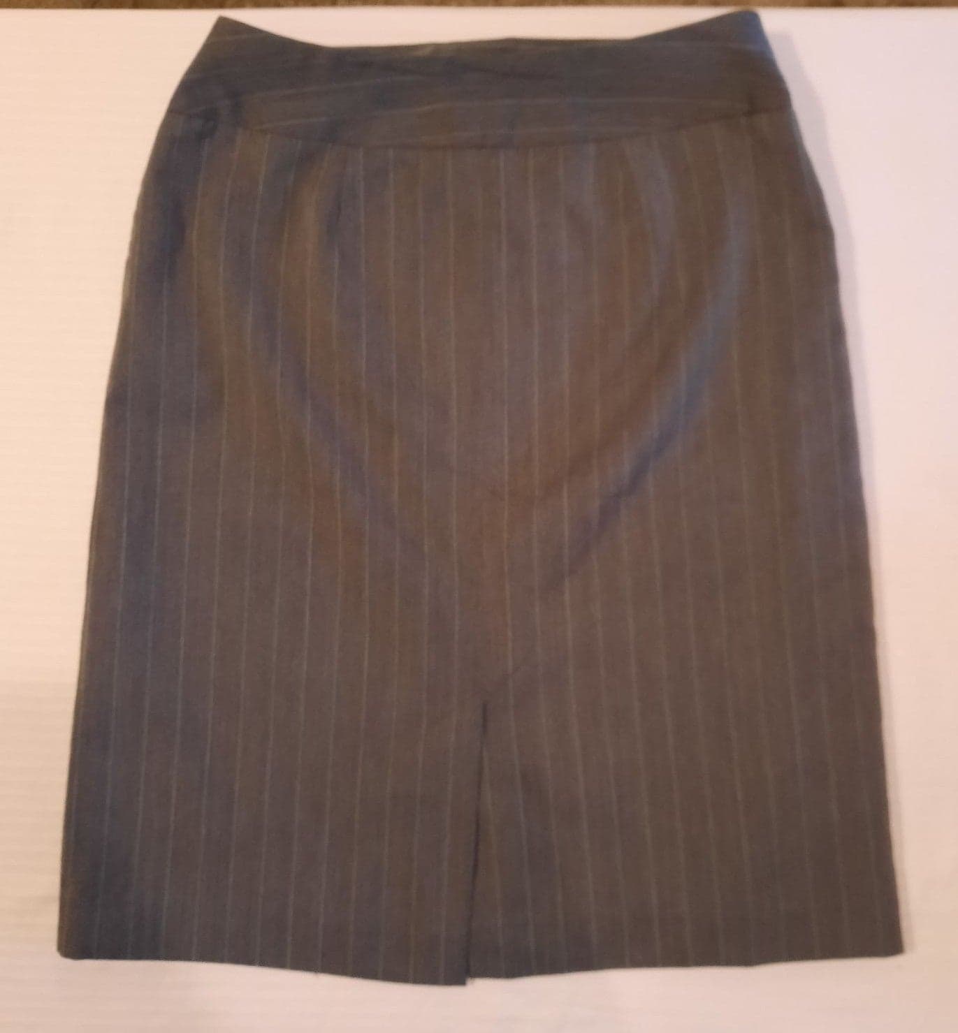 Women's Skirt Size 4 - Thumbnail 2