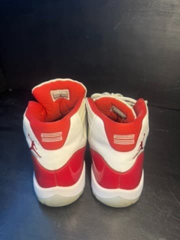 Jordan 11 cherry size 11 - Thumbnail 2
