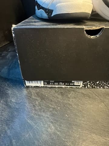 Jordan 6 size 12 great condition - Thumbnail 6