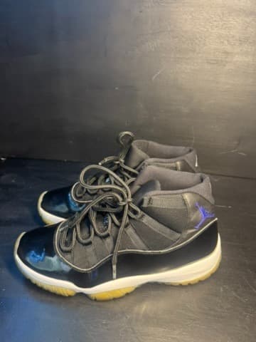 Jordan 11 used good condition - Thumbnail 3