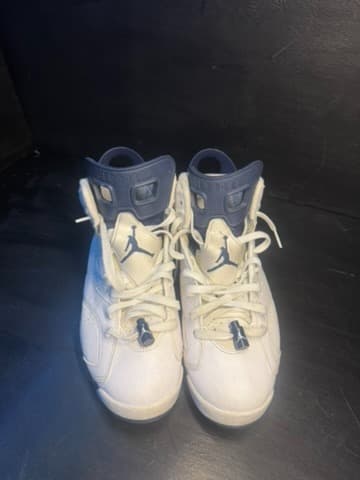 Jordan 6 size 10 good condition - Thumbnail 4