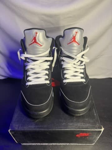 Jordan 5 black metallic great condition - Thumbnail 4