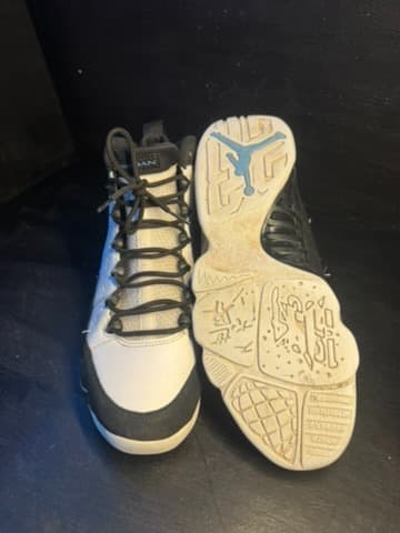 Jordan 9 university blue used no insoles - Thumbnail 5